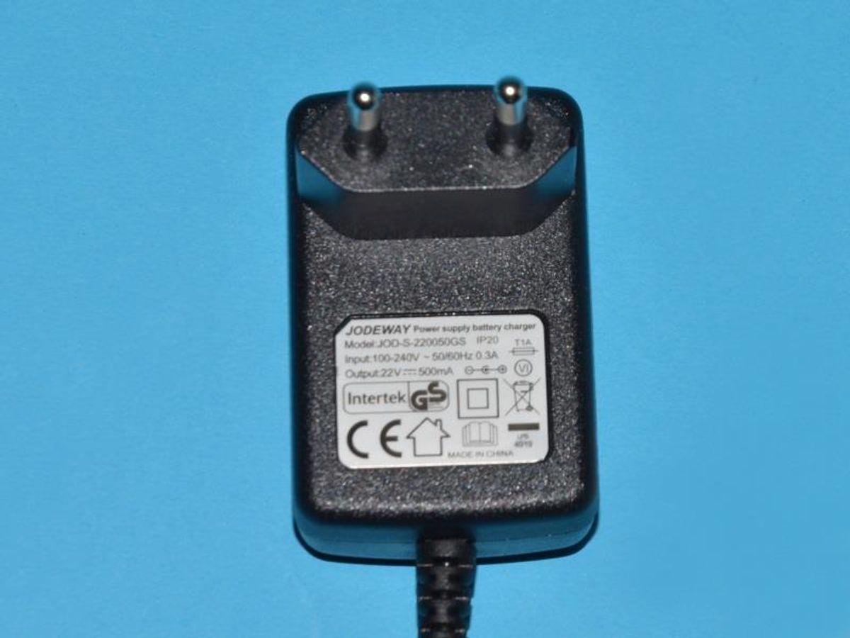 LADER/STRØMADAPTER (SVC180FW DC22V 0.5A)