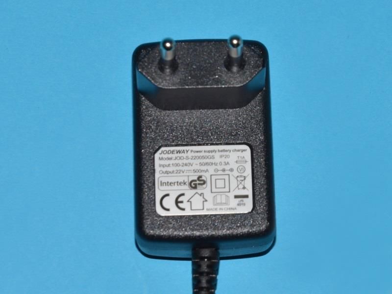 LADER/STRØMADAPTER (SVC180FW DC22V 0.5A)